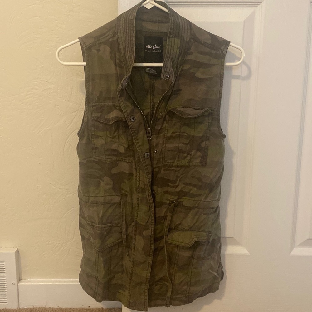 Me Jane Camo Vest
